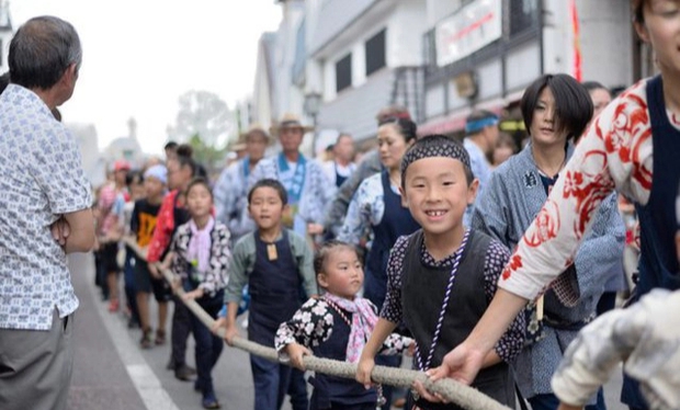 Tại sao trẻ em Nhật không bao giờ bị bố mẹ quát mắng ở nơi công cộng: Phương pháp giáo dục đỉnh cao khiến cả thế giới ngưỡng mộ - Ảnh 2.