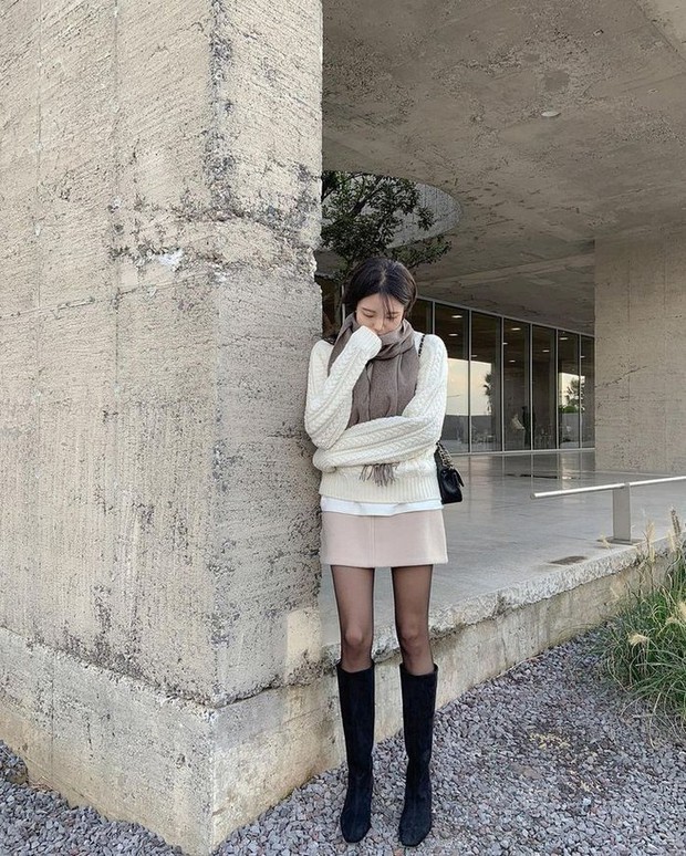 8 cách phối boots đùi vừa thanh lịch lại sành điệu - Ảnh 2. 8 cách phối boots đùi vừa thanh lịch lại sành điệu - Ảnh 2.