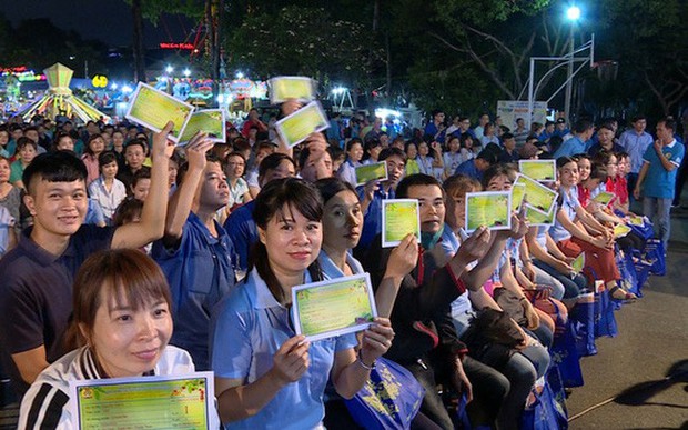 TP Hồ Chí Minh: Tặng hơn 36.500 vé xe, tàu, máy bay cho người lao động, sinh viên khó khăn về quê đón Tết - Ảnh 1. TP Hồ Chí Minh: Tặng hơn 36.500 vé xe, tàu, máy bay cho người lao động, sinh viên khó khăn về quê đón Tết - Ảnh 1.