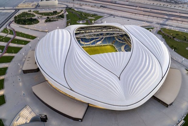 Lắp điều hòa với hàng trăm cảm biến, xây bể chứa 40.000 ngàn lít nước khổng lồ: Nỗ lực phi thường để làm mát World Cup của Qatar! - Ảnh 1.