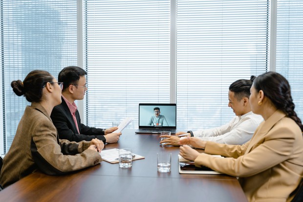 Còn vài tháng nữa là Tết... dân văn phòng “thắt lòng” vì nhiều điều phải tính - Ảnh 1.