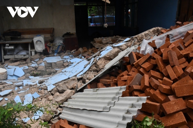 Những hình ảnh thương đau giữa tâm chấn trận động đất ở Indonesia - Ảnh 2.