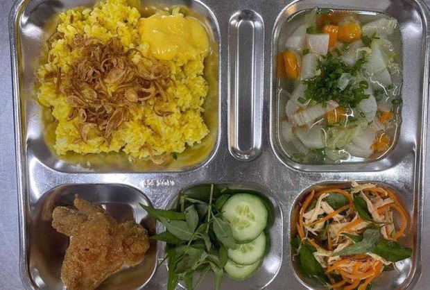 662 ca ngộ độc ở Trường iSchool Nha Trang: Rất nhiều vi khuẩn trong món cánh gà chiên - Ảnh 1.
