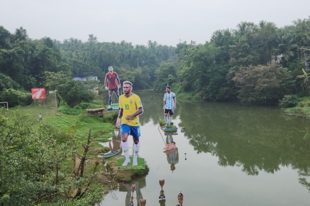 Tận hưởng World Cup kiểu Ấn Độ: Cả thành phố mê mẩn Messi, Neymar - Ảnh 1. Tận hưởng World Cup kiểu Ấn Độ: Cả thành phố mê mẩn Messi, Neymar - Ảnh 1.