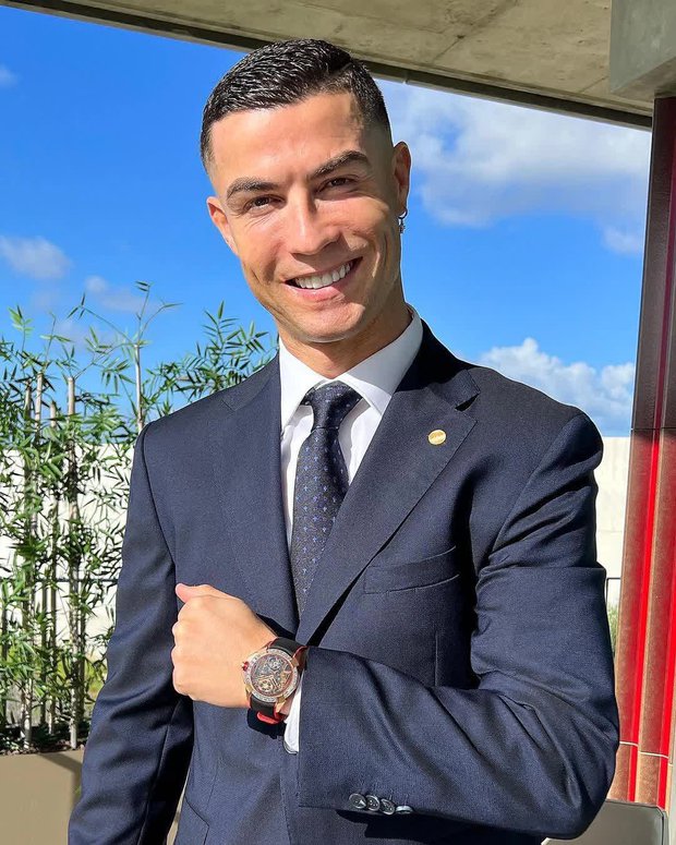 Bầu trời drama gọi tên Ronaldo: Ra mắt đồng hồ tiền tỷ chứa chi tiết sâu cay ngay khi kết thúc hợp đồng với MU - Ảnh 1.