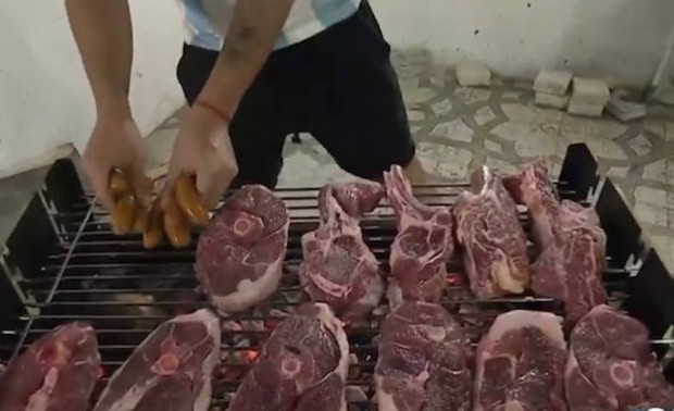 Thịt nướng Asado hấp dẫn thế nào mà khiến đội tuyển Argentina mang gần 1 tấn đến Qatar thi đấu - Ảnh 5.