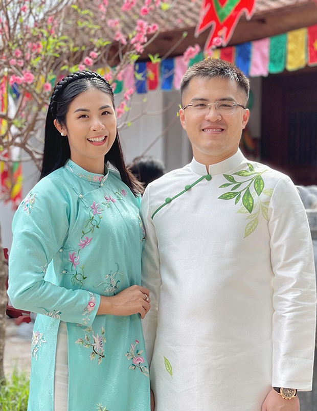 11 năm yêu của Hoa hậu Ngọc Hân cùng vị hôn phu và bức ảnh hiếm ở lễ dạm ngõ - Ảnh 9.