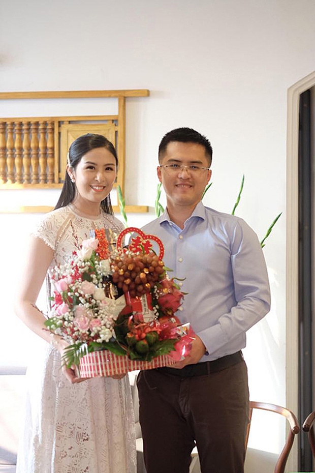 11 năm yêu của Hoa hậu Ngọc Hân cùng vị hôn phu và bức ảnh hiếm ở lễ dạm ngõ - Ảnh 8.