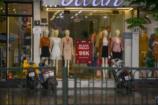 Black Friday: Áo hàng hiệu chỉ còn 25 nghìn/ cái - Ảnh 18. Black Friday: Áo hàng hiệu chỉ còn 25 nghìn/ cái - Ảnh 18.