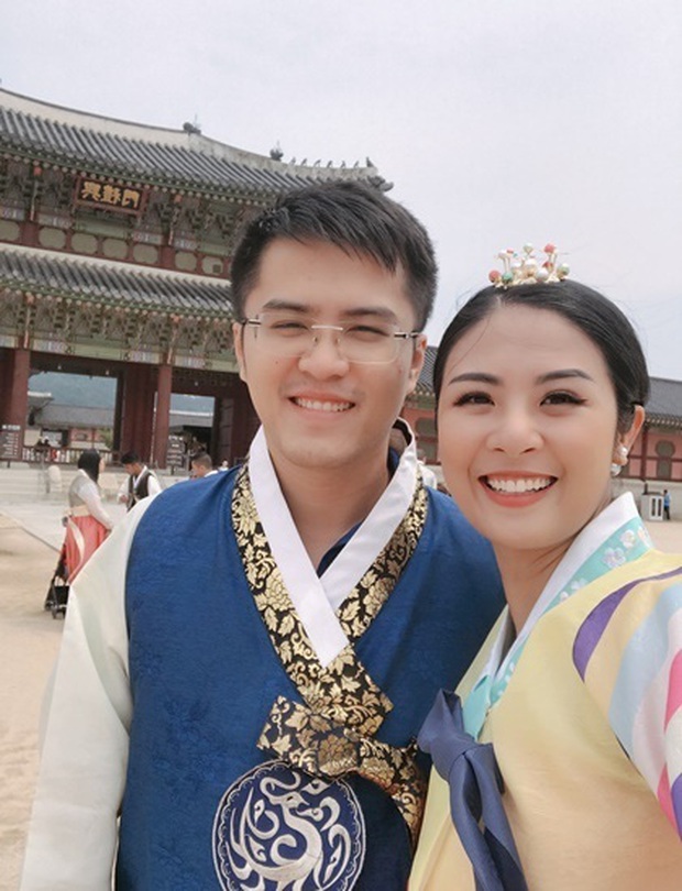 11 năm yêu của Hoa hậu Ngọc Hân cùng vị hôn phu và bức ảnh hiếm ở lễ dạm ngõ - Ảnh 4.