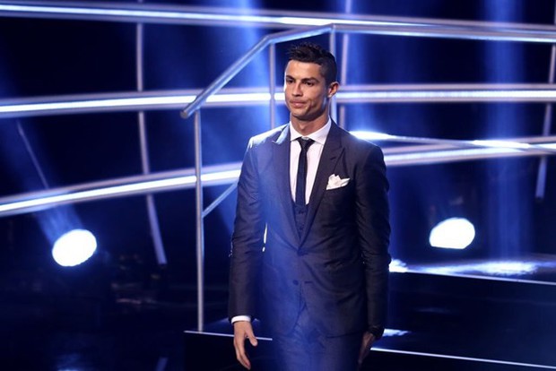 Ronaldo - ‘cầu thủ thất nghiệp nghìn tỷ’ cả thế giới quan tâm - Ảnh 1.