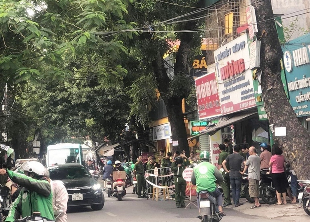 Điều tra vụ người phụ nữ tử vong trên đường Hoàng Hoa Thám, Hà Nội - Ảnh 1. Điều tra vụ người phụ nữ tử vong trên đường Hoàng Hoa Thám, Hà Nội - Ảnh 1.