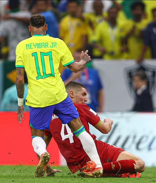 Giọt nước mắt ám ảnh của Neymar - Ảnh 2. Giọt nước mắt ám ảnh của Neymar - Ảnh 2.