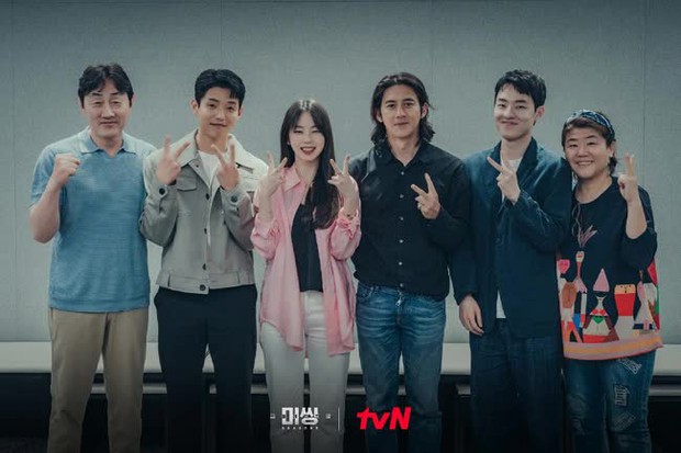Phim Hàn hay tháng 12: Hoàn Hồn mùa 2 lên sóng, Go Soo và Song Hye Kyo đồng loạt tái xuất - Ảnh 5.
