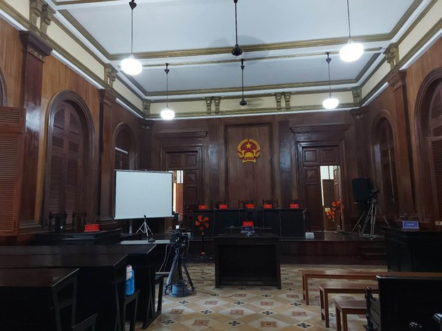 An ninh thắt chặt phiên tòa xử vụ dì ghẻ sát hại con riêng của người tình - Ảnh 4. An ninh thắt chặt phiên tòa xử vụ dì ghẻ sát hại con riêng của người tình - Ảnh 4.