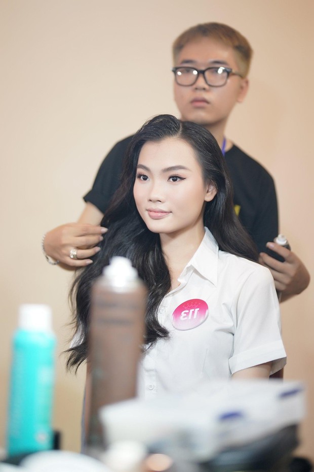 Nhan sắc thí sinh Hoa hậu Việt Nam sau khi được trang điểm - Ảnh 13.