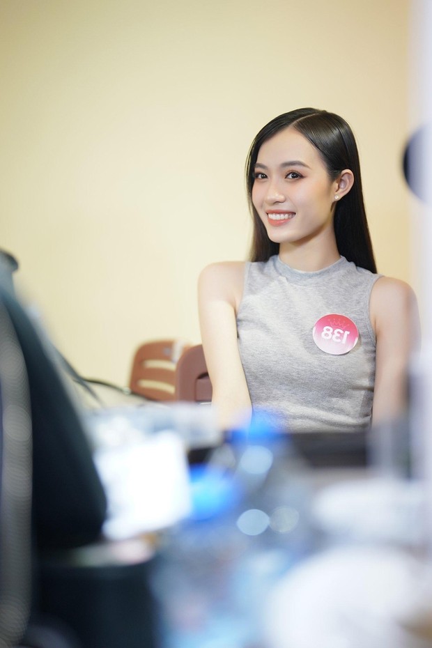 Nhan sắc thí sinh Hoa hậu Việt Nam sau khi được trang điểm - Ảnh 10.