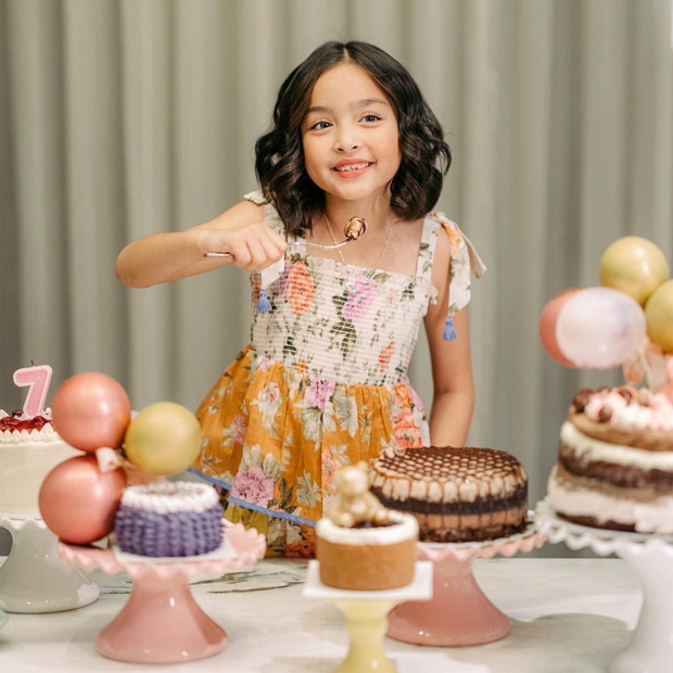 The most beautiful daughter in the Philippines causes a storm with moments at her 7th birthday party - Photo 4.