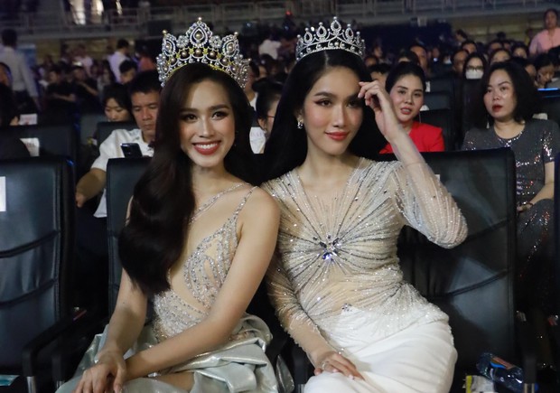 Dàn mỹ nhân ngồi hàng ghế đầu ở chung khảo Hoa hậu Việt Nam - Ảnh 3.