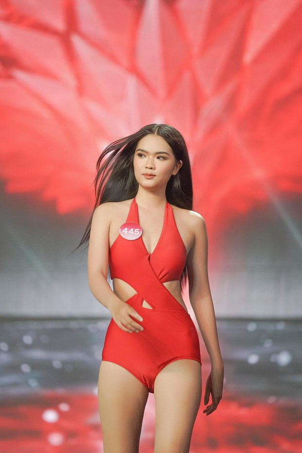 Thí sinh Hoa hậu Việt Nam 2022 diễn áo tắm, tiết lộ số đo ba vòng - Ảnh 8.