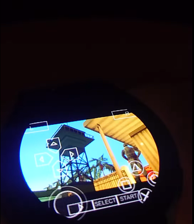 Game thủ khiến cộng đồng bất ngờ khi chơi GTA ngay trên đồng hồ thông minh - Ảnh 3.