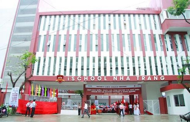 Trường iSchool Nha Trang đón học sinh vào ngày mai sau vụ ngộ độc làm hàng trăm người nhập viện - Ảnh 1.