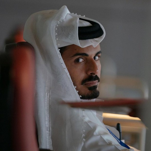 Hoàng tử Qatar phụ trách an ninh tại World Cup: Ngoại hình cuốn hút, học vấn đáng ngưỡng mộ - Ảnh 1.