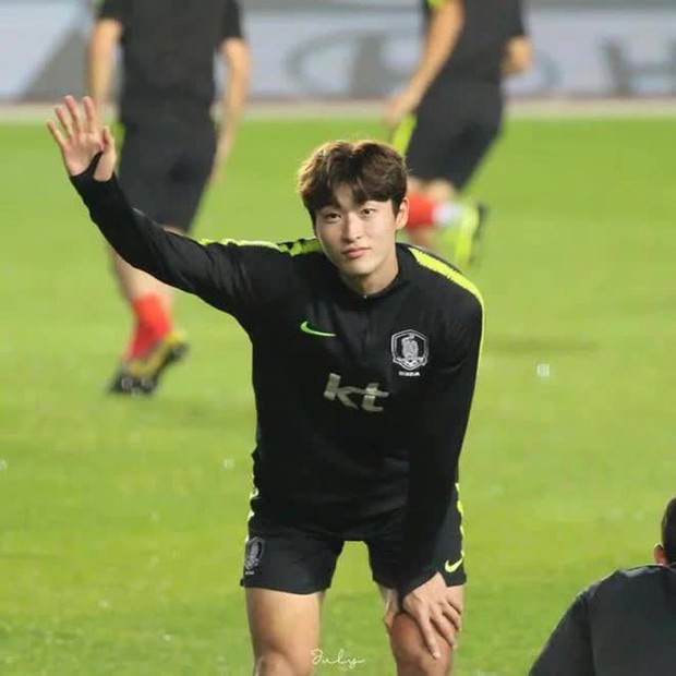 Cho Gue-sung - cầu thủ Hàn Quốc ghi 2 bàn trong 3 phút đang được chú ý là ai? - Ảnh 7.