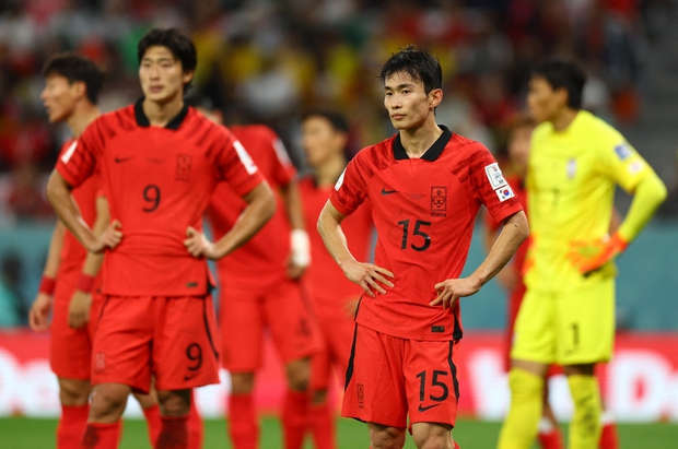 Son Heung Min thất thần sau trận thua đáng tiếc của Hàn Quốc - Ảnh 11.