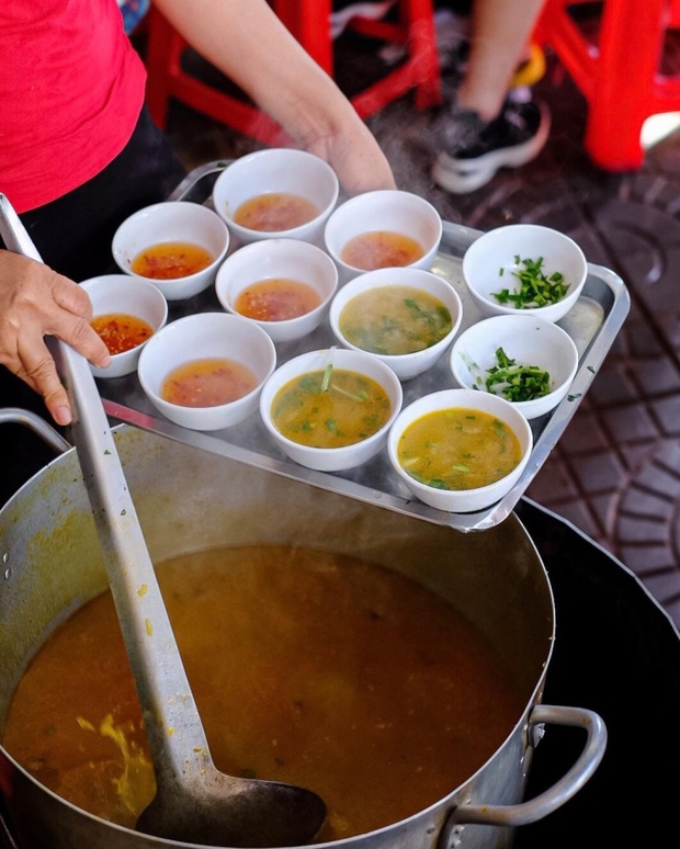 Bánh hỏi cháo lòng - sự kết hợp gây nghiện nhất định phải thử khi đến Quy Nhơn - Ảnh 5.