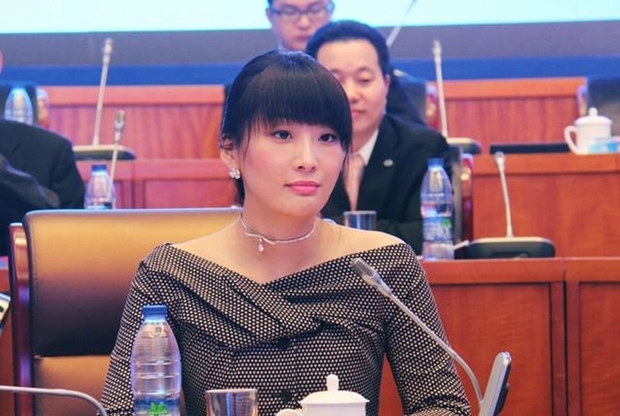 Ái nữ độc nhất của tỷ phú Trung Quốc: Học vấn cao, sở hữu 160 nghìn tỷ đồng, có tất cả chỉ không có… chồng - Ảnh 3.