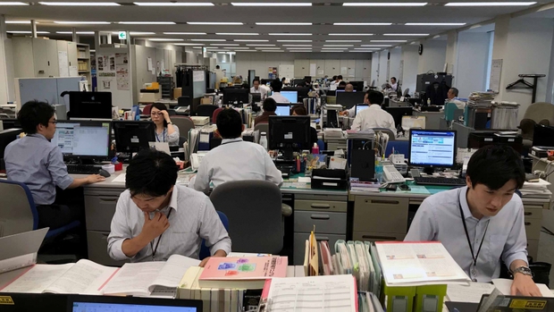 日本の多くの企業がコストを削減しており、日本人労働者の収入が「苦しんでいる」 - 写真 2.