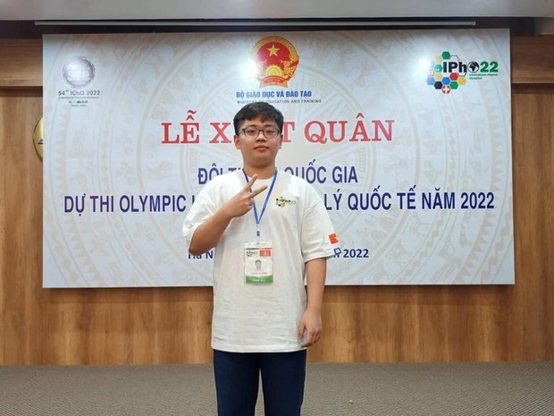 Hành trình đổi màu huy chương Olympic Vật lý của nam sinh xứ Nghệ - Ảnh 2.