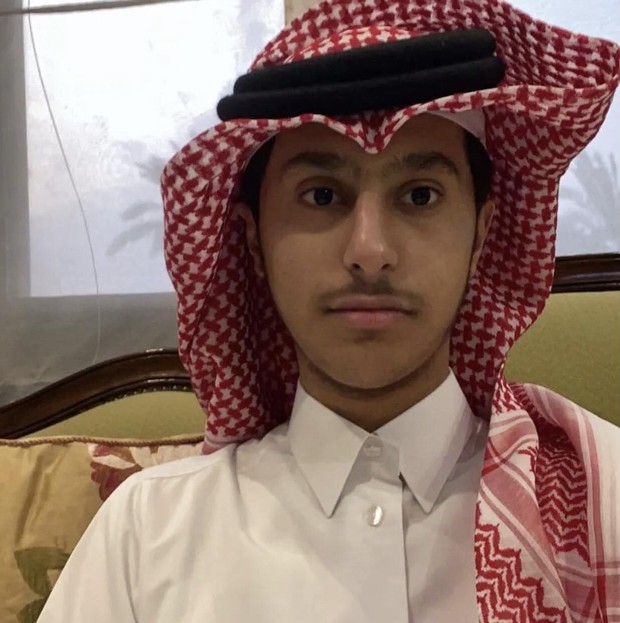 Hình ảnh đời thường như cậu bạn nhà bên của Hoàng tử bé Qatar vô tình nổi tiếng toàn mạng vì biểu cảm quá dễ thương - Ảnh 5.