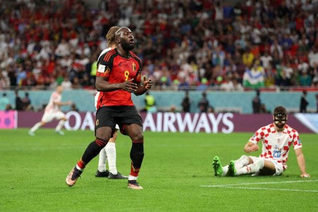Lukaku làm hành động đáng xấu hổ sau màn trình diễn tệ hại - Ảnh 3.