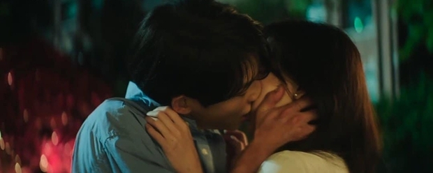 Cậu Út Nhà Tài Phiệt tập 10: Song Joong Ki có nụ hôn đầu đã gặp tai nạn, tỷ suất người xem lập tức tăng mạnh - Ảnh 3.