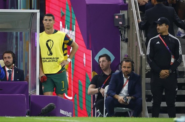 Bồ Đào Nha bước vào tứ kết: Quả bom Ronaldo trong đội hình - Ảnh 1.