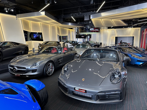 Thăm showroom bán nhiều hypercar cho người Việt tại Dubai: Choáng với loạt xe hiếm và đắt - Ảnh 18.