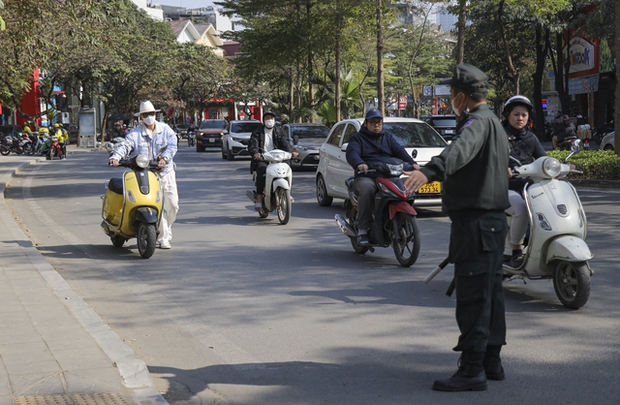 Hà Nội: Gặp tổ công tác 141, thanh niên tàng trữ ma túy hốt hoảng phi tang - Ảnh 9.