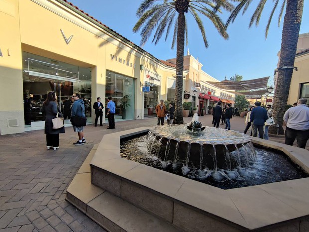 VinFast mở mới bốn cửa hàng tại California - Ảnh 6. VinFast mở mới bốn cửa hàng tại California - Ảnh 6.