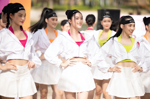 Top 35 Hoa hậu Việt Nam khoe dáng đầy sức sống khi thi Người đẹp thể thao - Ảnh 9.