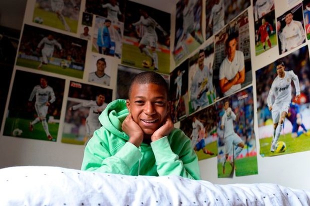 Những khoảnh khắc để đời của Mbappé, không hâm mộ bóng đá cũng thấy thú vị - Ảnh 10.