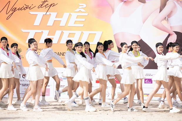 Top 35 Hoa hậu Việt Nam khoe dáng đầy sức sống khi thi Người đẹp thể thao - Ảnh 1.