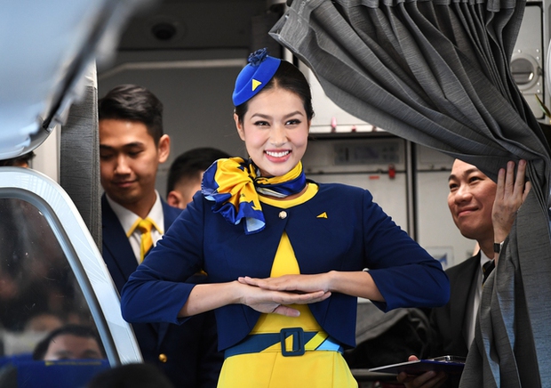 Nhan sắc của hoa hậu Đoàn Thiên Ân trên chuyến bay “nhập vai” làm tiếp viên hàng không từ Hà Nội đến Thái Lan - Ảnh 3.