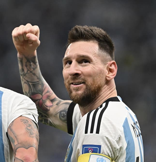 2 cặp sao Vbiz vỡ oà khi xem trực tiếp Argentina vô địch tại sân, Mỹ Tâm - Phan Mạnh Quỳnh: Messi vĩ đại mãi đỉnh! - Ảnh 11.