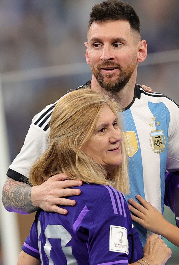 Sợi dây đỏ bí ẩn mang lại may mắn cho Messi tại World Cup cuối cùng trong sự nghiệp - Ảnh 6.