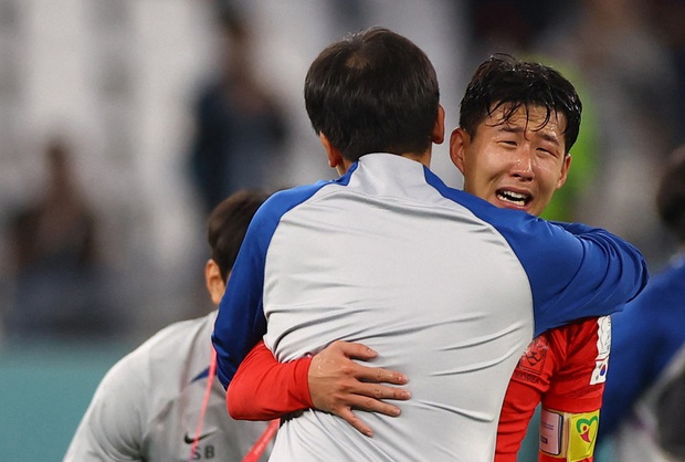 Những giọt nước mắt trái chiều của Suarez và Son Heung Min - Ảnh 16. Những giọt nước mắt trái chiều của Suarez và Son Heung Min - Ảnh 16.