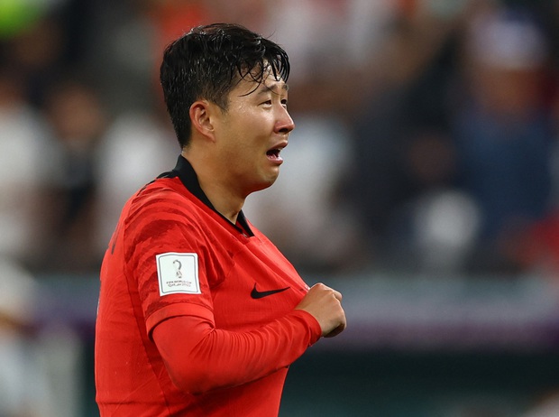 Những giọt nước mắt trái chiều của Suarez và Son Heung Min - Ảnh 1. Những giọt nước mắt trái chiều của Suarez và Son Heung Min - Ảnh 1.