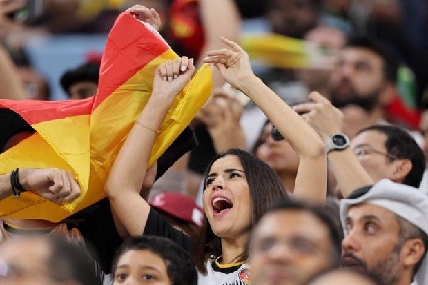 Mê đắm trước vẻ đẹp của các nữ CĐV Đức tại World Cup 2022 - Ảnh 13.