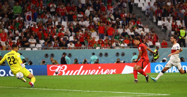 Những giọt nước mắt trái chiều của Suarez và Son Heung Min - Ảnh 10. Những giọt nước mắt trái chiều của Suarez và Son Heung Min - Ảnh 10.